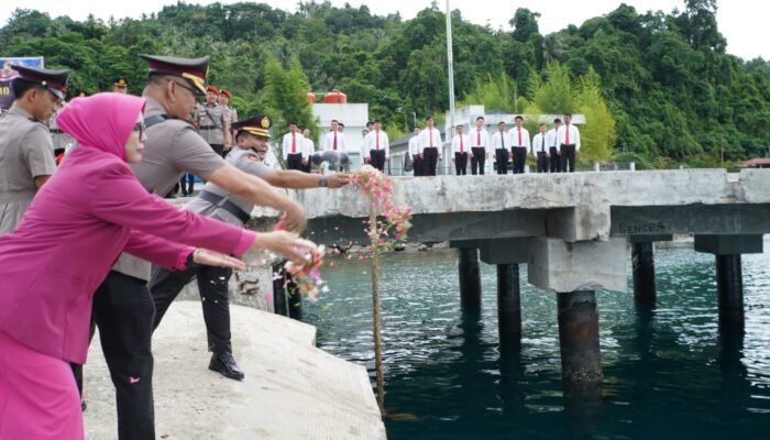 Tabur Bunga di Laut, Polres Nias Selatan Kenang Jasa Pahlawan Sambut HUT Bhayangkara ke-80